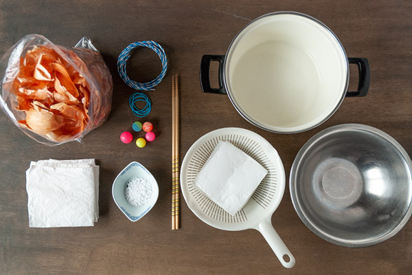 草木染めを野菜で作ろう！ 身近な材料で子どもと楽しむ方法【昔ながらが”今”楽しい！レトロアートレシピ Vol.17】