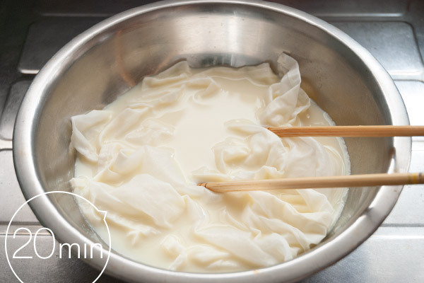 草木染めを野菜で作ろう！ 身近な材料で子どもと楽しむ方法【昔ながらが”今”楽しい！レトロアートレシピ Vol.17】