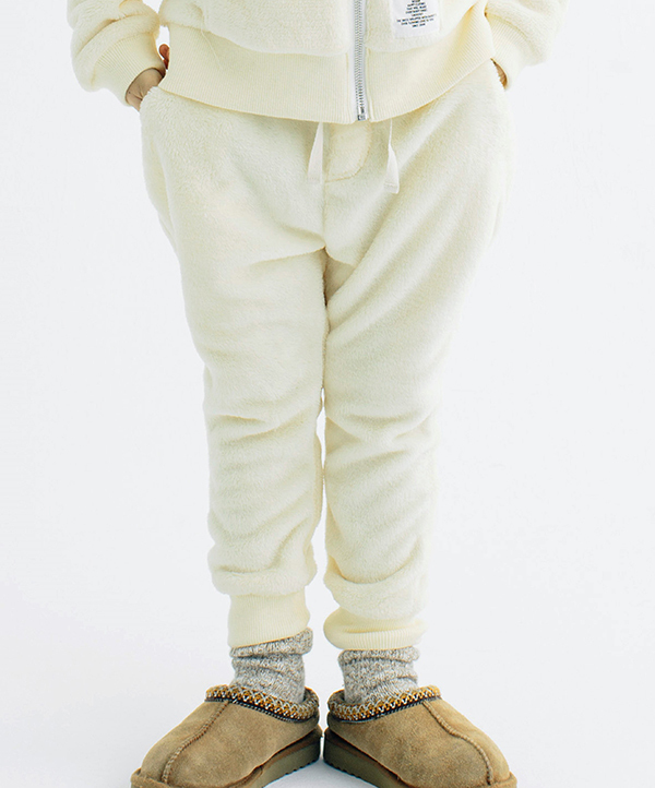 2018年冬キッズボトムスは、”見た目重視”のあったかオシャレを楽しもう