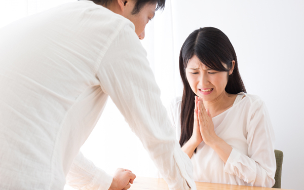 「なぜ私が毎回謝らなきゃいけないの？」夫婦喧嘩、悪くない側が謝る割合は？【パパママの本音調査】  Vol.309