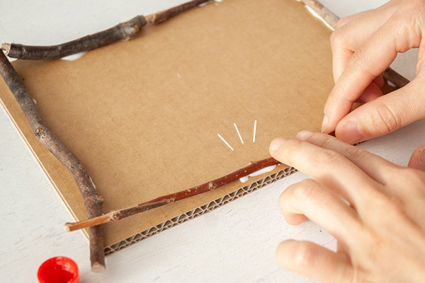 落ち葉アート「これって何の形？」秋を楽しむ簡単工作【昔ながらが”今”楽しい！レトロアートレシピ Vol.18】