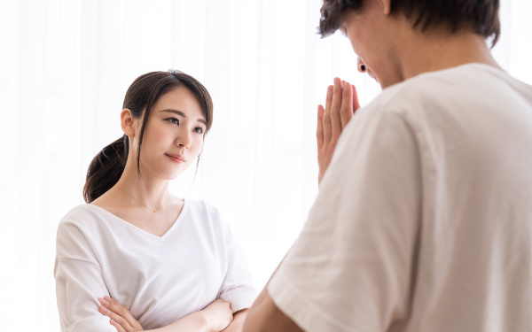 同じことを何度言っても忘れる夫にイライラ…「妻の話を聞いていない」には理由がある