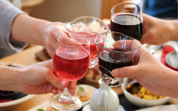 おうちクリスマス「大勢でにぎやか派？　家族でほっこり派？」らくちんパーティー5つの実例