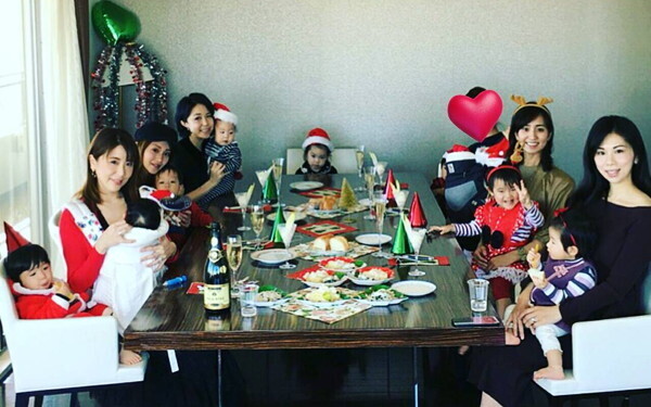 おうちクリスマス「大勢でにぎやか派？　家族でほっこり派？」らくちんパーティー5つの実例
