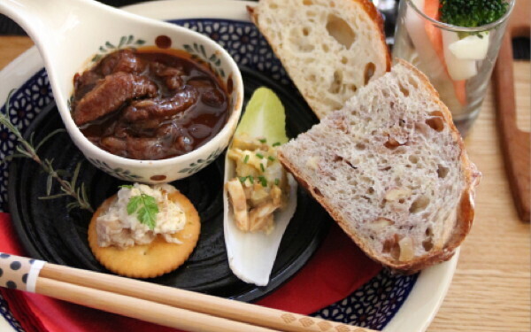 おうちクリスマス「大勢でにぎやか派？　家族でほっこり派？」らくちんパーティー5つの実例