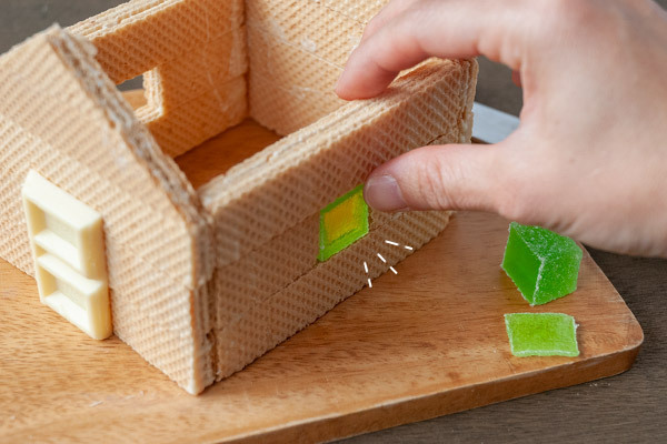 お菓子の家が1000円以内！ 組み立てるだけ超簡単ヘクセンハウス【昔ながらが”今”楽しい！レトロアートレシピ Vol.19】