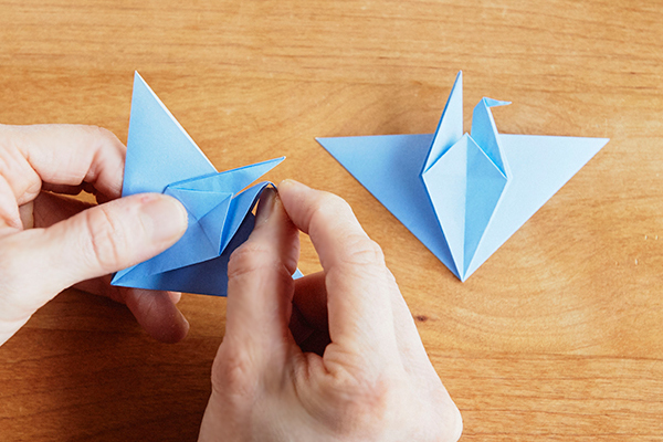 クリスマスリース＆お正月飾りに！ 簡単「折り紙リース」の作り方