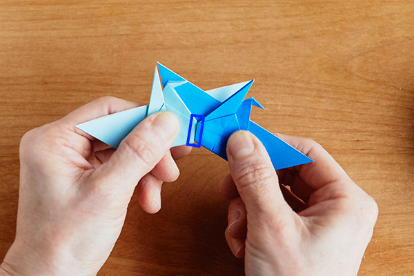 クリスマスリース＆お正月飾りに！ 簡単「折り紙リース」の作り方