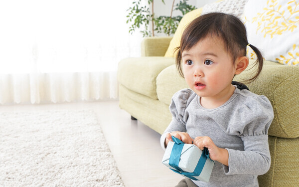 子どものお年玉金額どうする？ 親を悩ませるお年玉相場と裏事情