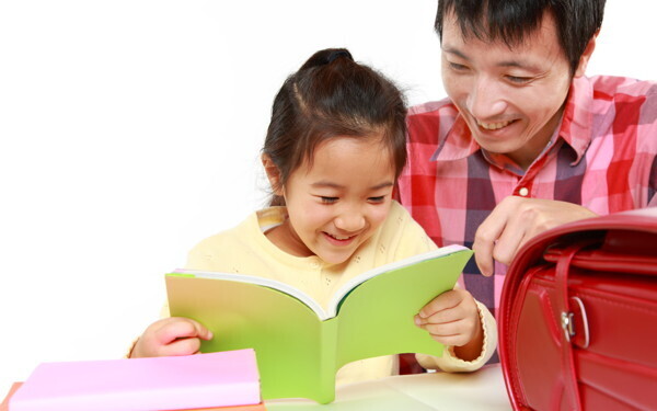 小学生女子に嫌われない「娘のほめ方・叱り方」【ずっと「パパ大好き」と言われたい！　お悩みパパの“娘トリセツ” 第2回】