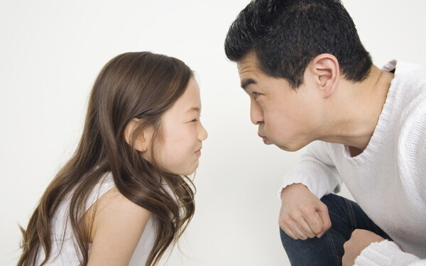 小学生女子に嫌われない「娘のほめ方・叱り方」【ずっと「パパ大好き」と言われたい！　お悩みパパの“娘トリセツ” 第2回】