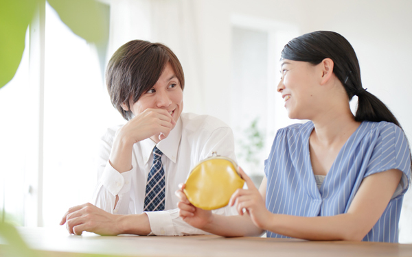 学資保険×口座貯金、子どもの積立どうしてる？ 親の切実な懐事情【パパママの本音調査】  Vol.316