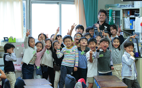 子どもの学ぶ機会を奪ってるのは親!?「トイレ行っていい？」がNGのワケ【AI時代を生き抜く「自信が持てる子」の育て方 第3回】