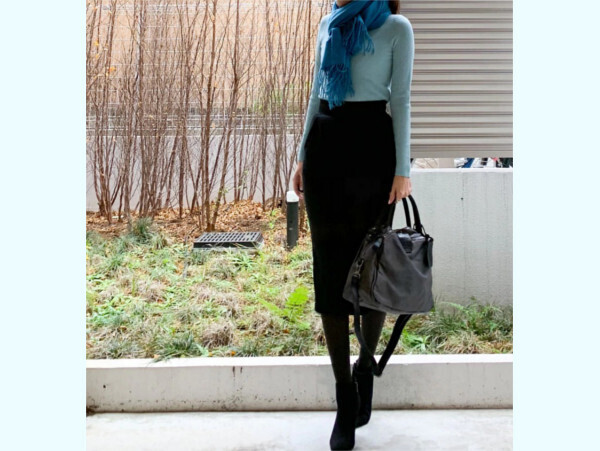 【ユニクロ】媚びない甘さ！「黒」が効いている、大人の春色スタイル【ユニクロ大人コーデ～アメブロ30代ファッション1位 Hanaさん ～ Vol.43】