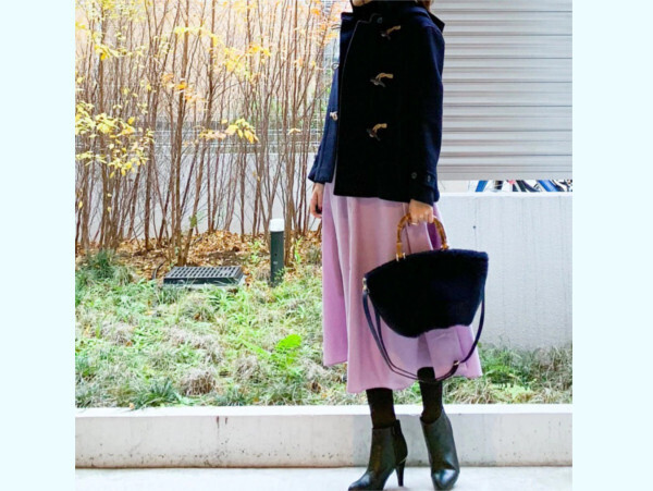 【ユニクロ】媚びない甘さ！「黒」が効いている、大人の春色スタイル【ユニクロ大人コーデ～アメブロ30代ファッション1位 Hanaさん ～ Vol.43】