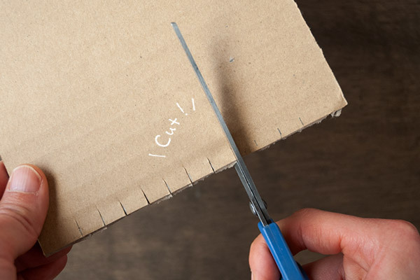 初めての編み物　子どもと作る毛糸コースター【昔ながらが”今”楽しい！レトロアートレシピ Vol.22】