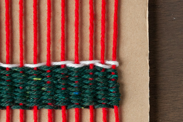 初めての編み物　子どもと作る毛糸コースター【昔ながらが”今”楽しい！レトロアートレシピ Vol.22】