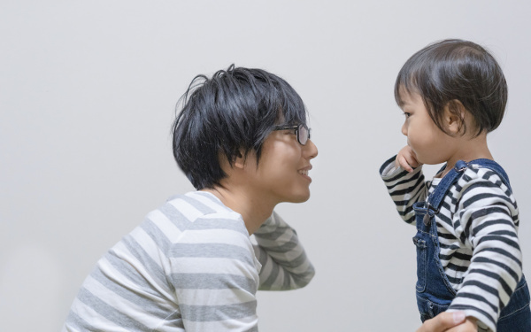 ママより〇〇が上位？　1位は意外なあの言葉「赤ちゃんが話し始める言葉ランキング」