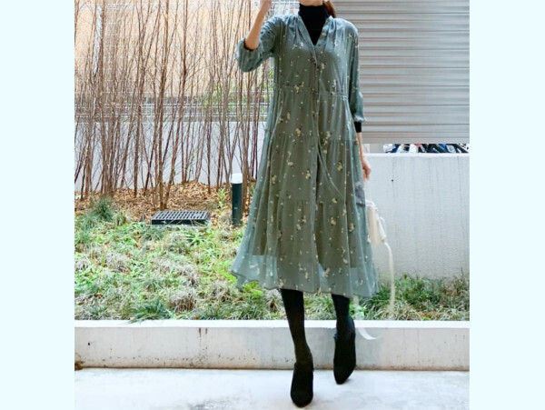 「ユニクロ」揺れスカートがこの時季使える！ 先取り春コーデ【ユニクロ大人コーデ～アメブロ30代ファッション1位 Hanaさん ～ Vol.44】