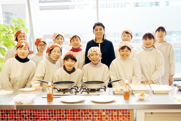 フードスタイリスト飯島奈美さんも愛用！ おいしい時短料理を実現する万能調味料とは？（レシピあり）