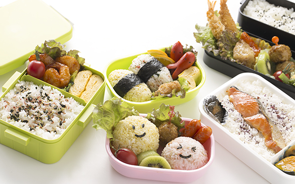 立ちはだかる「小1の壁」。 夏休み、働き方の対応に追われる親たちの本音【パパママの本音調査】  Vol.321