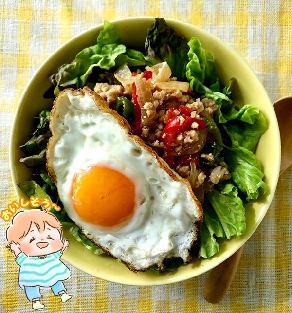 お肉も野菜もパクパク食べる！ レンジで簡単「ガパオどんぶり」【1品で大満足！ こどもどんぶり Vol.1】