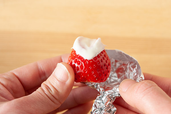 子どもとおいしいひな祭り「 イチゴの手作りおひな様 」【昔ながらが”今”楽しい！レトロアートレシピ Vol.24】