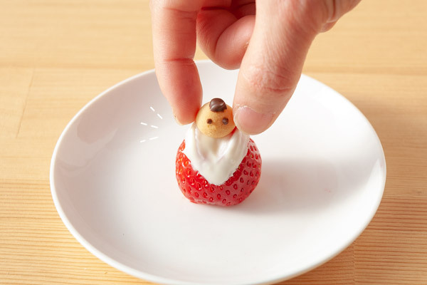 子どもとおいしいひな祭り「 イチゴの手作りおひな様 」【昔ながらが”今”楽しい！レトロアートレシピ Vol.24】