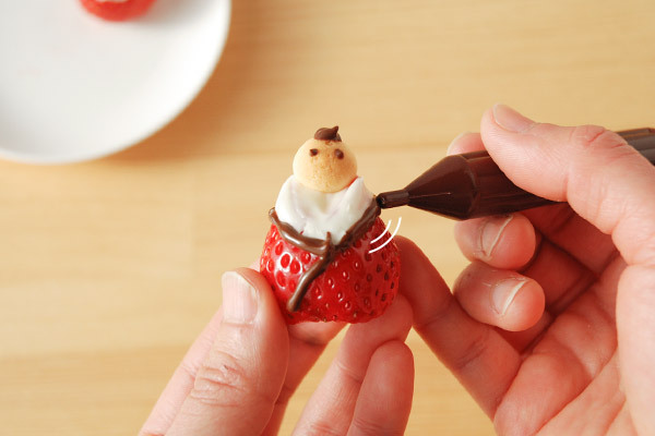 子どもとおいしいひな祭り「 イチゴの手作りおひな様 」【昔ながらが”今”楽しい！レトロアートレシピ Vol.24】