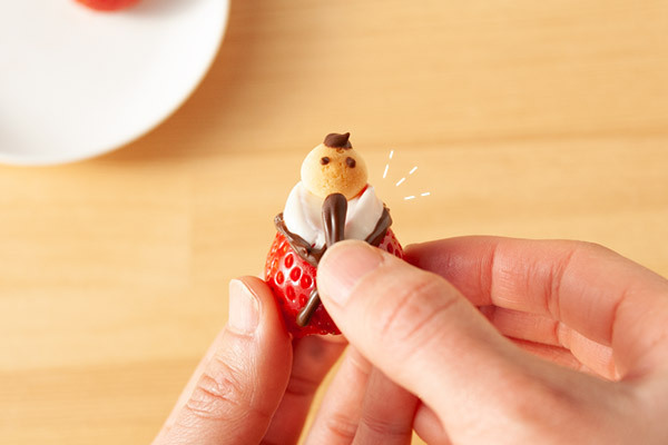 子どもとおいしいひな祭り「 イチゴの手作りおひな様 」【昔ながらが”今”楽しい！レトロアートレシピ Vol.24】