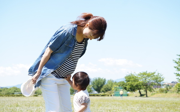 りんご病、約5年に1度の大流行！　妊婦は要注意「症状、治療、予防法」【ママが知るべき「子どもの感染症」傾向と対策 第7回】