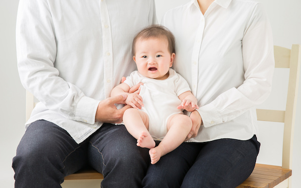 赤ちゃんをお風呂に入れるタイミングって？　パターン別スケジュールのコツ【赤ちゃんにもママにも優しい安眠ガイド 第5話】