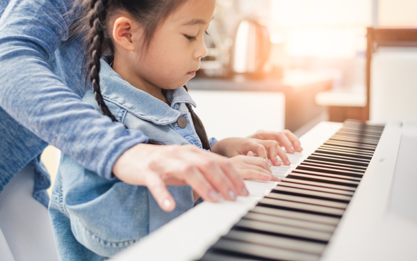 子どもの習い事に潜む問題点とは？ 見えない出費、親の関係が及ぼす影響【パパママの本音調査】  Vol.326