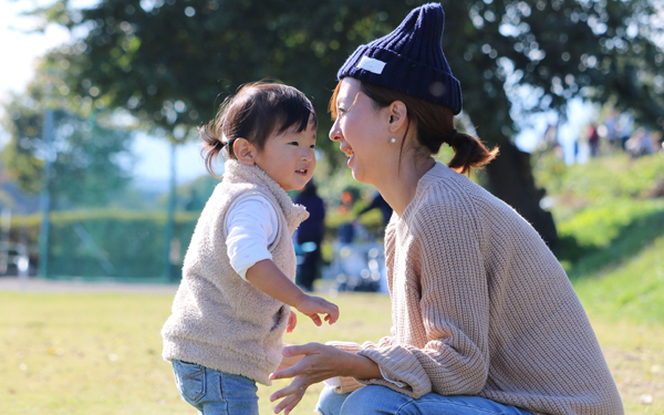 “ママ友必要ない”に声が集まるワケ。「いまどきママの友人関係」の実態とは