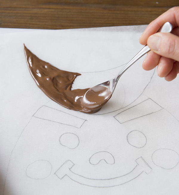 みきママ話題のお菓子本からとっておきレシピをご紹介！  GWに子どもと一緒に作りたい「かぶとのアイスケーキ」