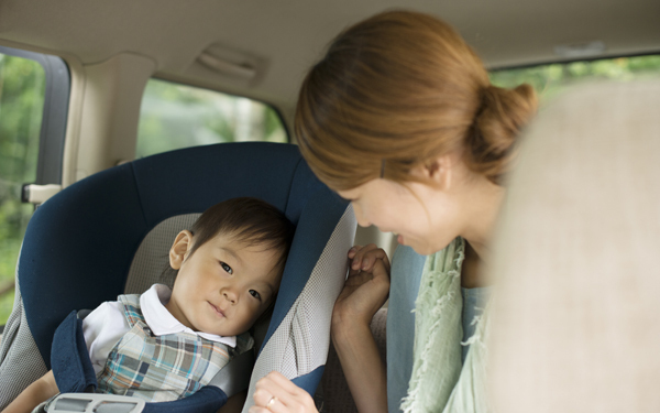 寝かしつけ、息抜き…ママがオーディオブックにハマるワケ。メリットと注意点は