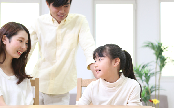 “不審者の見分け方を教えない”親たちの戸惑い「子どもの安全対策」実態【パパママの本音調査】  Vol.333