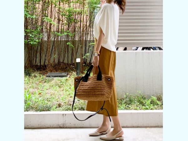 足元選びに迷わないスカートコーデ3選　サンダルにもスニーカーにも！【ユニクロ大人コーデ～アメブロ30代ファッション1位 Hanaさん ～ Vol.52】