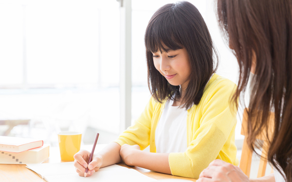 母親やめたい…苦悩する「反抗期の実態」。乗り越えた親が語る向き合い方【パパママの本音調査】  Vol.337