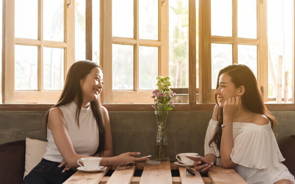 場をしらけさせる、覚えてもらえない…理由は「自分プロデュース」の失敗【一言で人間関係はガラッと変わる！「大人の伝え方ノート」 第2回】