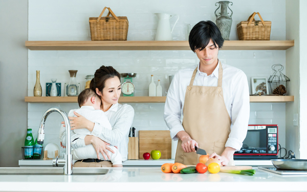 「ワンオペいたしません！」宣言が、子どもの考える力を伸ばす鍵となる【ボーク重子の世界基準の子育て 第2回】