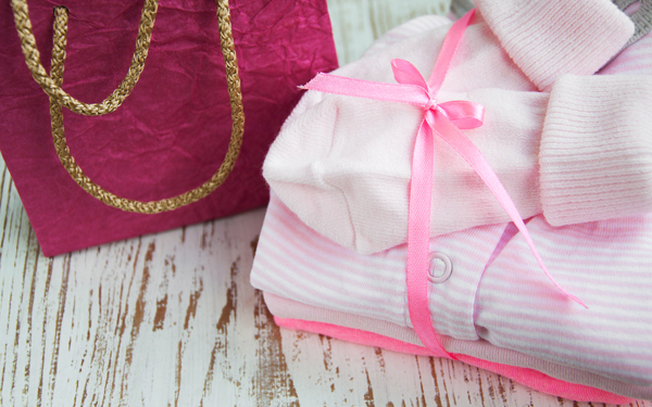 野菜、魚、賞味期限切れ…「もらって迷惑な手土産」実態。土産上手になるには【パパママの本音調査】  Vol.342