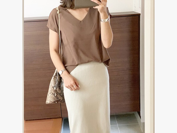 「コンバース」でつくる大人カジュアルコーデ　絶妙カラーが女性らしさを格上げ！【AYAのプチプラ格上げコーデ Vol.6】