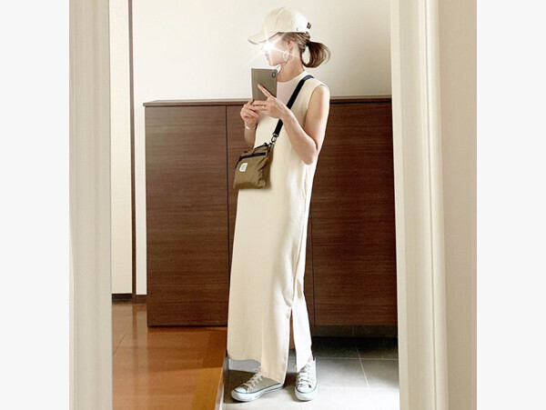 「コンバース」でつくる大人カジュアルコーデ　絶妙カラーが女性らしさを格上げ！【AYAのプチプラ格上げコーデ Vol.6】