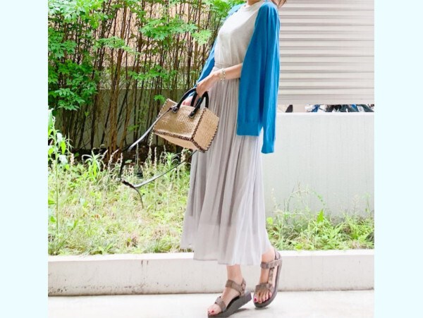 「ユニクロ」3つのブルーでつくる真夏の爽やかコーデ【ユニクロ大人コーデ～アメブロ30代ファッション1位 Hanaさん ～ Vol.58】