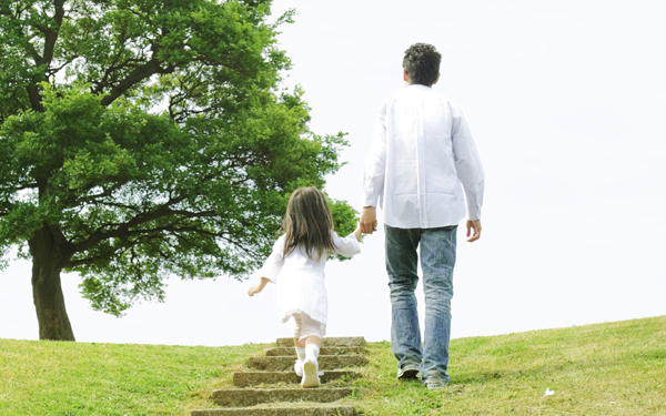 「自分のような生き方はしないで」6割を超える親たちの切実な願い【パパママの本音調査】  Vol.345