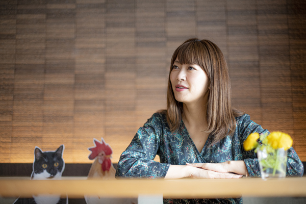 坂本美雨さんに聞く、動物たちにできることと「いぬねこなかまフェス」