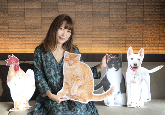 坂本美雨さんに聞く、動物たちにできることと「いぬねこなかまフェス」