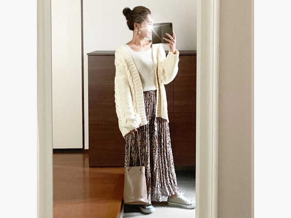 秋冬素材のロングスカート＆ざっくりトップスがかわいい！　大人カジュアルコーデ【AYAのプチプラ格上げコーデ Vol.10】