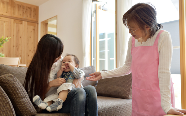 すべてが敵!? 産後「ガルガル期」調査でわかったママたちの発動ポイント【パパママの本音調査】  Vol.350